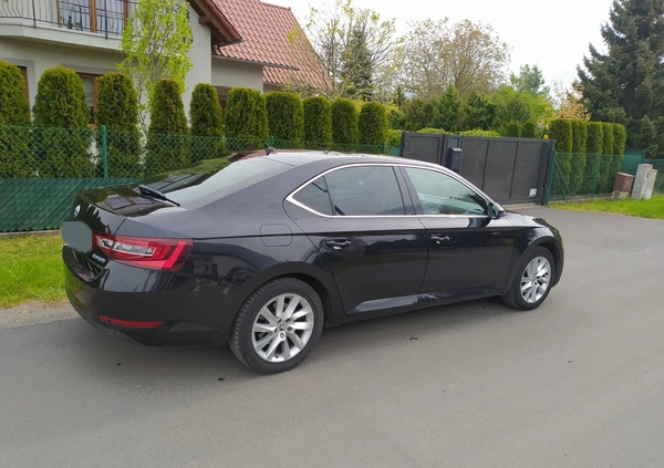 Skoda Superb cena 57900 przebieg: 145000, rok produkcji 2019 z Miłakowo małe 121